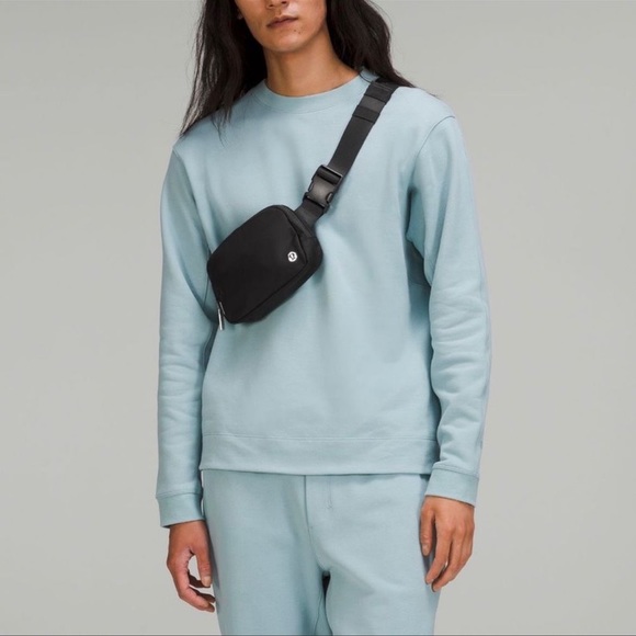 New Lululemon Everywhere Belt Bag, Black - Picture 1 of 5